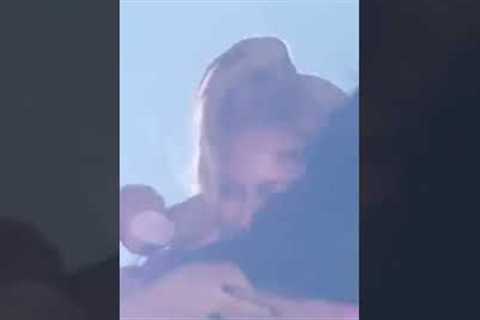 Nicki Minaj &amp; Beyoncé’s Iconic Dance Off #nickiminaj #beyonce #barbz #beehive #shortsfeed ..