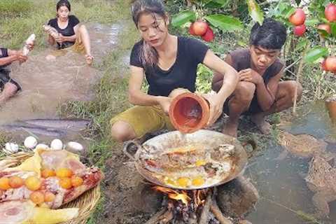 Survival in the rainforest, Cooking fish curry tasty, Catch and cook frog, Chicken thigh cooking