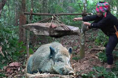 3 days of survival alone in the forest, building a shelter, and skills to trap wild boars