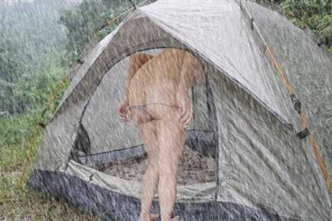 Solo Survives alone in the forest- Bushcraft Trip - Building Warm Bushcraft Survival Shelter In Cave