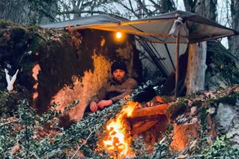Winter Camping Adventure Building a Rock Shelter,Baking Bread on Stone,and Bushcraft Survival Skills