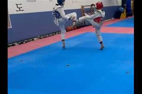 FIGHT with E-GEAR - Hit the right spot and get a SWISH #trending #shorts #taekwondo #tkd #mma