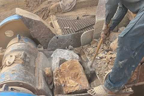 Big Rock Crusher Machine: A Giant in ActionBig Rock Crushing: A Powerful Process#stonecrusher