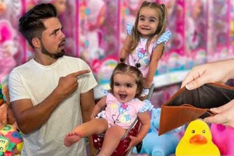 Toddler Takes Her Sister On A SHOPPING SPREE