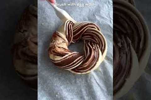 How I learnt to bake (plus Christmas Nutella pastry wreath tutorial)