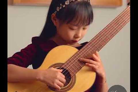 SHE IS JUST 8 YEARS OLD 🤯🤯 | GUITAR PRODIGY | Xinyan | Paganini 24 | Siccas Guitars | #shorts
