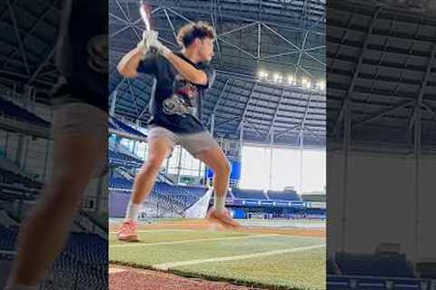 Hitting an MLB Home Run 😳 #baseball #mlb