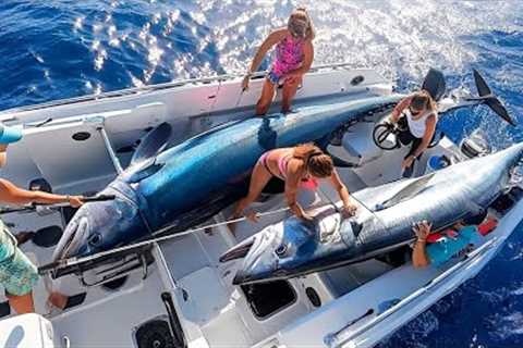 American Fishermen Battling Giant Sea Monsters - Catch Giant Tuna &amp; Swordfish At Sea