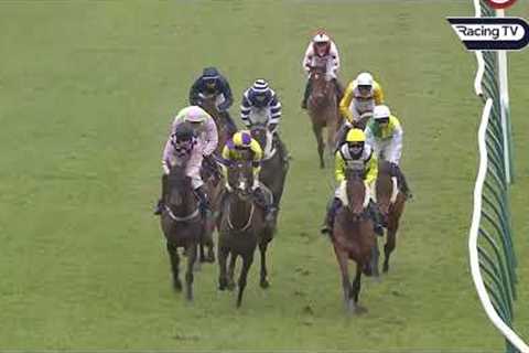 FAMOUS BRIDGE takes Grand National Trial to give Richards a boost