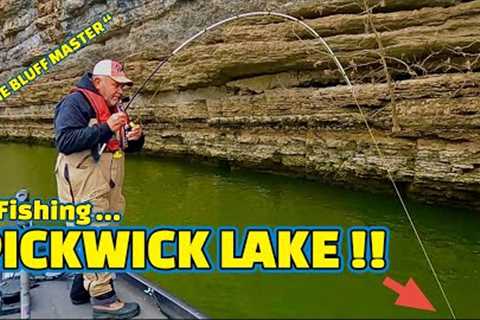 Fishing THE BLUFFS at PICKWICK LAKE below WILSON DAM on the TENNESSEE RIVER !!