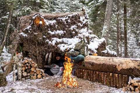 Winter BUSHCRAFT. Building a survival shelter in a cold forest! Survival skills in the wild. ASMR