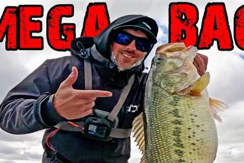 Catching 30LB MEGA BAG Bass Fishing Lake Guntersville! (BIGGUNS)