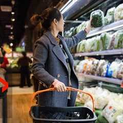 “25% is a lot”: Canadians brace for grocery price hikes during trade war