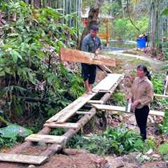 Temporary bridge construction process: Preparing to build a solid concrete dam to store water