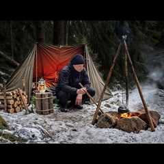 2-Day Solo Winter Camping | Survival in a Snowy Forest, Sub-Zero | Bushcraft Shelter