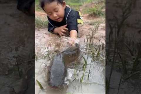 Survival Skills: single mom with FISH catching skills #survival #camping #bushcraft #food #cooking