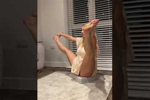 Gymnastics Flexibility_contortionist Contortionist Stretches yoga GIRL