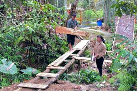 Temporary bridge construction process: Preparing to build a solid concrete dam to store water