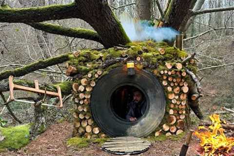Building a Secret Shelter in UNDER a Large FALLEN TREE. Survival Skills. Bushcraft Camping