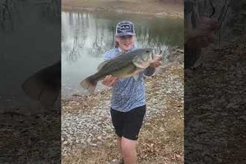 #fishingshorts #bassfishing #fishing #fish #bass #fish #short #shorts