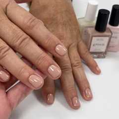 Manicure with Manucurist in Shell Beige [Watch Me Work]