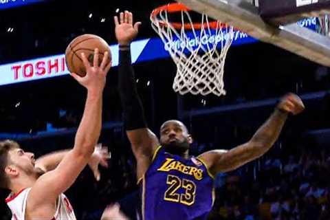 LeBron James with the GAME-SAVING Block to Seal the Win vs Rockets 🚫🔥