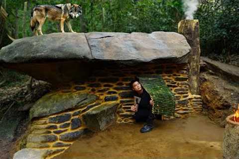Building a Warm and Cozy Shelter for Survival, under a Large Rock. Secret cave, Bushcraft