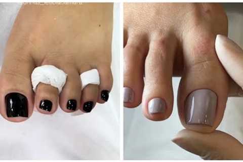 Venus risk color pedicure, black