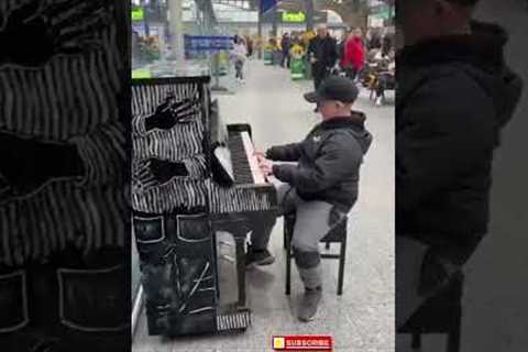 7-Year-Old Piano Prodigy Plays Rocky Road to Dublin