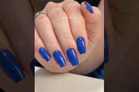 Manicures in blue tones