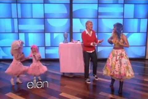 Nicki Minaj Sings 'Super Bass' with Sophia Grace (Full Version)