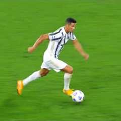 Ronaldo IS NOT a Number 9 - Dribbling, Goals, Passing, Defending 2020/21 (w/ English Commentary)
