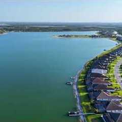 Fort Myers, Florida Lakefront Neighborhood Drone Footage [DJI Mini 4 Pro]