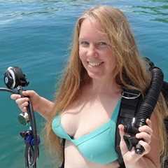 First Dive From the Boat! Setting up Scuba on Our Catamaran