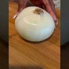 Kitchen Hacks You Need To Know: Onion Dicing 🧅