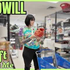 Right in PLAIN SIGHT | Goodwill Thrift With Me | Niknax Reselling
