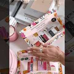 Let’s unbox the new Sephora Favorites set🌸🧸✨ #sephora #sephorahaul #makeup #asmr #shorts #preppy