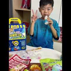 This snack gift package is perfect for Children's Day. It is economical and practical, and your kid