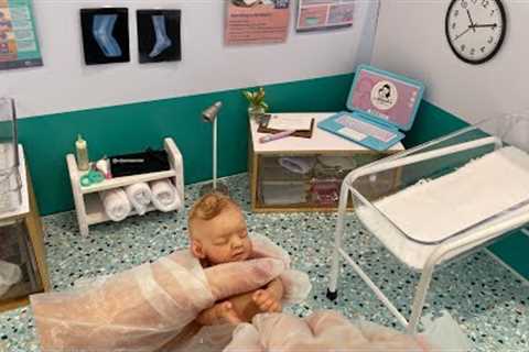 MINI SILICONE BABY - WOMB BIRTH DELIVERY in our MINI REBORN HOSPITAL