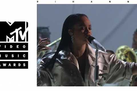 Rihanna - Stay / Love On The Brain / Diamonds (Live From The 2016 MTV VMAs)