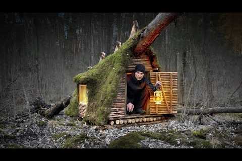 Building a Treehouse Shelter on a Fallen Tree | Winter Bushcraft Survival Camping
