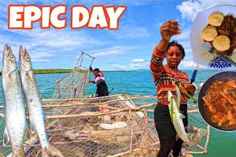 EPIC CATCH, CLEAN &amp; COOK BARRACUDAS WHILE SETTING NEW FISH TRAPS‼️