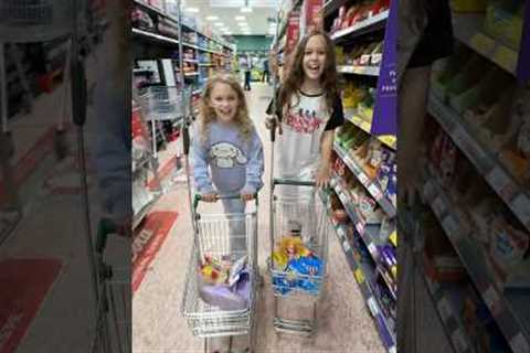 No limit shopping challenge #jonathanjoly #shorts #challenge ￼