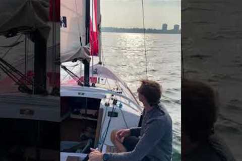 For the European Yacht of the Year Trials, judge Toby Hodges recently tested out the Baycruiser 21.