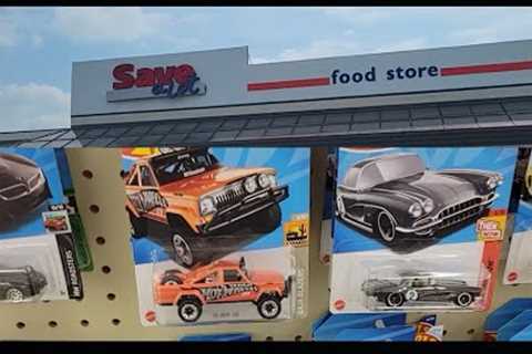 Awesome TOYS At The Grocery Store - Hot Wheels - Save A Lot Food Store - Trucks - Cars - Jeep - Ford