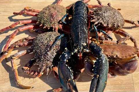 Fresh Seafood - BIG Crab Catch, Clean and Cook - Homemade Red Pepper Crab Cakes | The Fish Locker