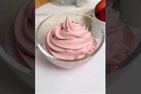 4-Ingredient Strawberry Dessert 🍓#easyrecipes #shorts #strawberry