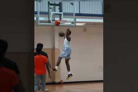 He has 50 inch vertical #dunk #dunking #lebron #anthonyedwards #kaicenat #viralvideo #michigan