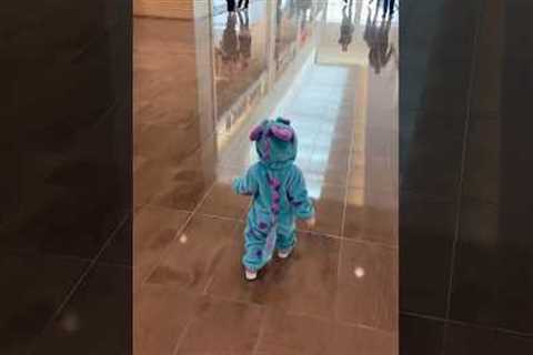 Our baby’s FIRST TIME WALKING in the mall… 😂🥹 #kayandtayofficial #couples