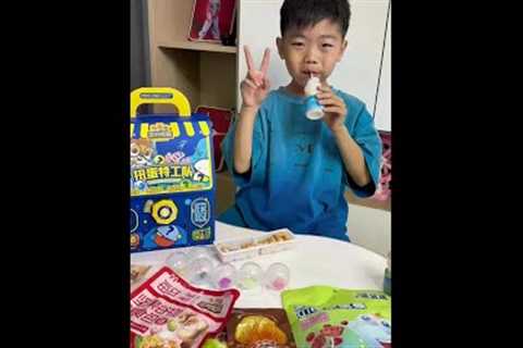 This snack gift package is perfect for Children's Day. It is economical and practical, and your kid